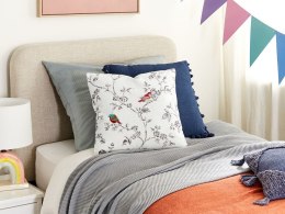 Bawełniana poduszka dekoracyjna z motywem ptaków 45 x 45 cm biała DILLENIA Lumarko!