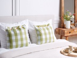 2 poduszki dekoracyjne w kratę 45 x 45 cm zielone TAMNINE Lumarko!