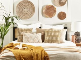 Bawełniana poduszka dekoracyjna w paski 45 x 45 cm beżowo-biała SALIX